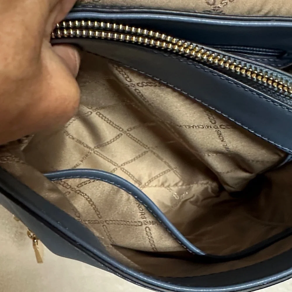 Michael Michael Kors

NEW HARRISON MEDIUM SAFFIANO LEATHER BACKPACK MSRP 358 - Picture 10 of 16